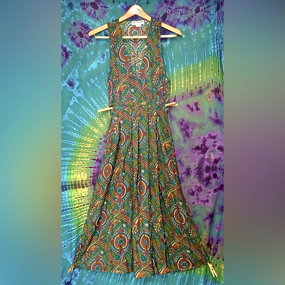 Vintage- 💚 RJ Steven’s by Carol Escritor- 100% Rayon- Size 4